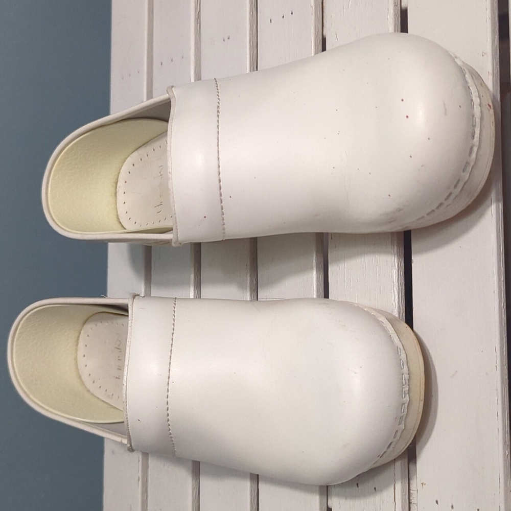 Dansko nursing clog size 39